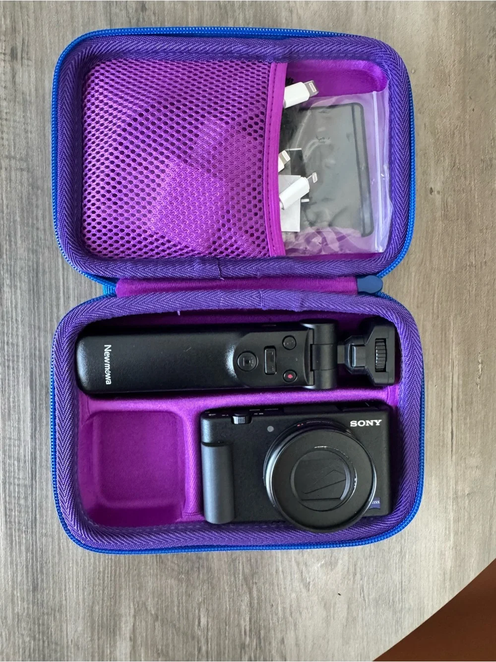 Sony ZV-1 Digital Vlogging Camera, Accessory Kit with Purple Carrying Case